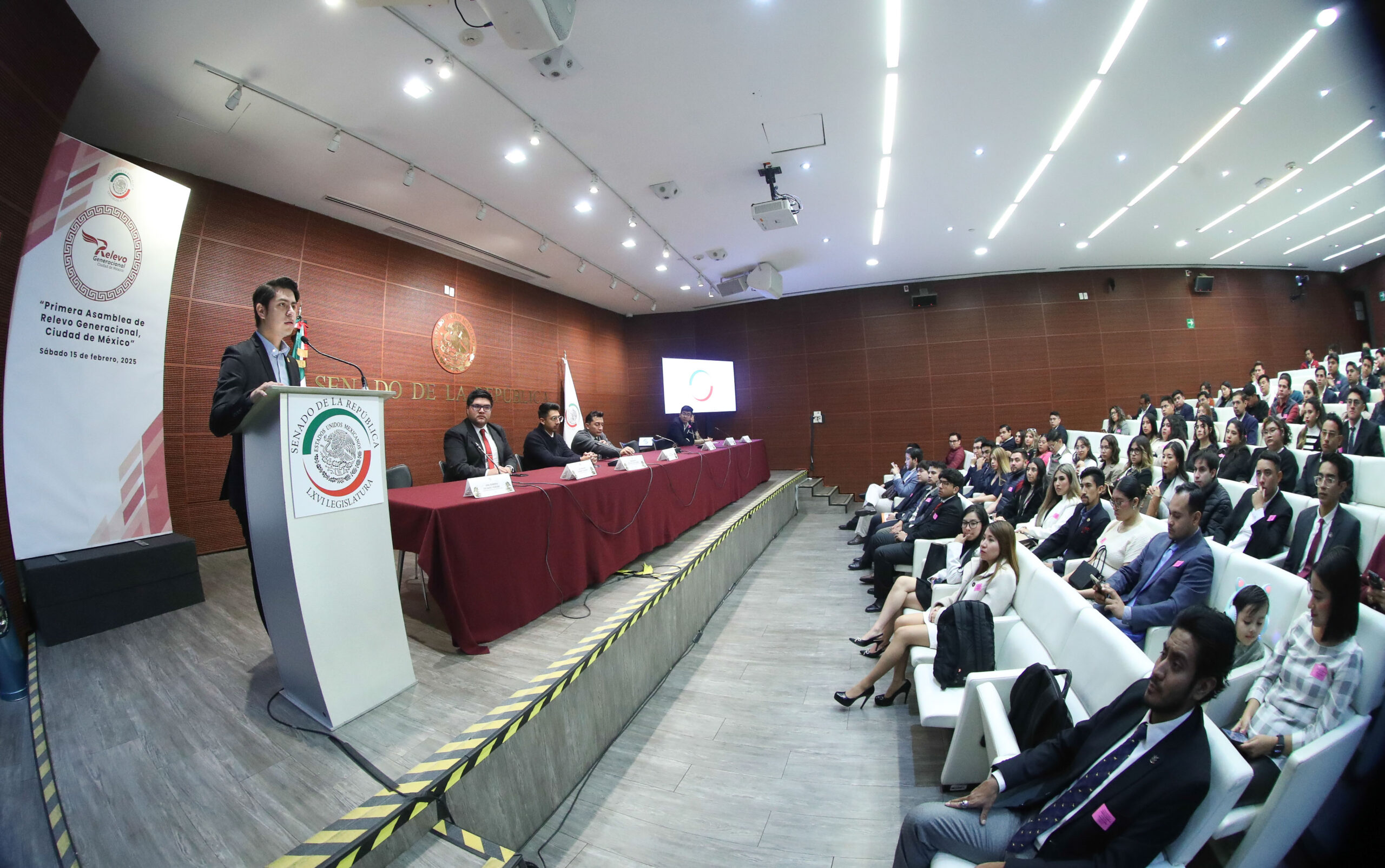 Jóvenes y legisladores unen fuerzas para transformar el futuro de México
