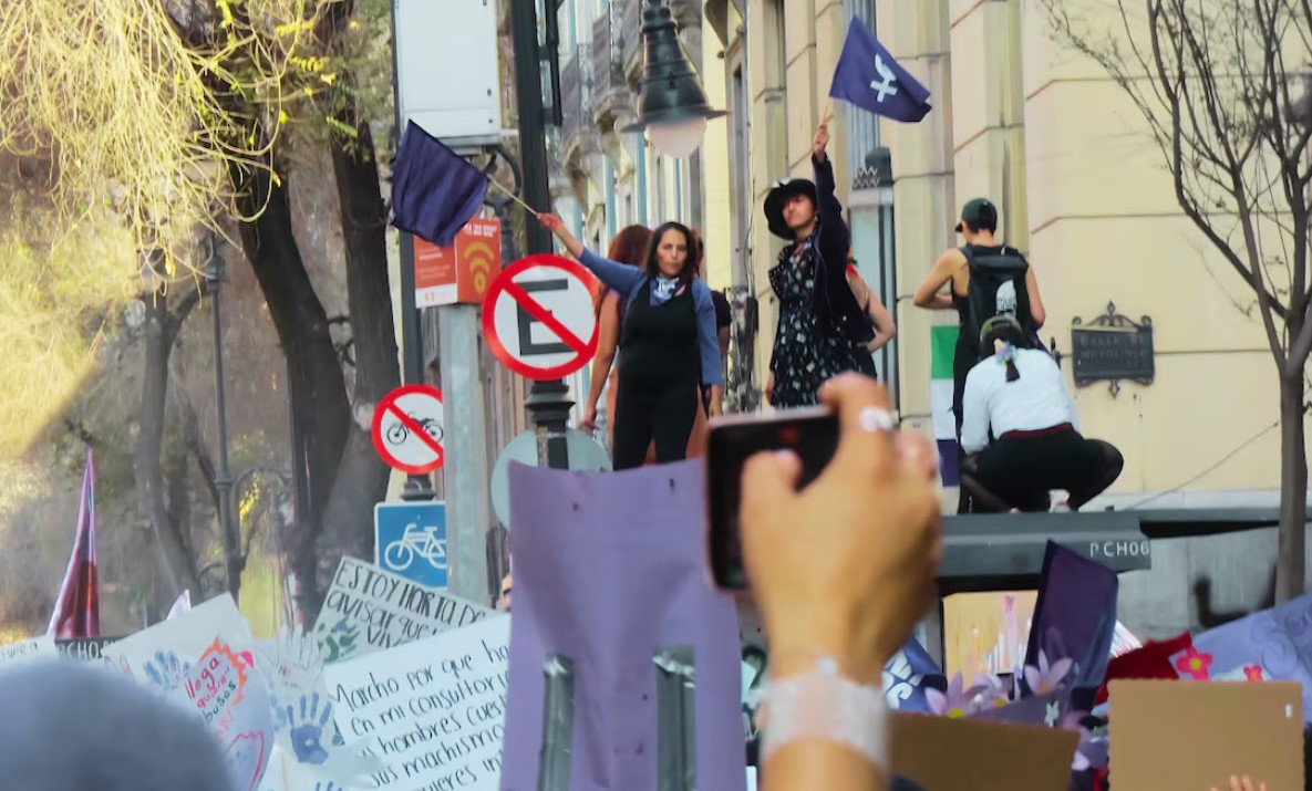 Histórica marcha del 8M en CDMX: más de 200 mil mujeres toman las calles en 2025
