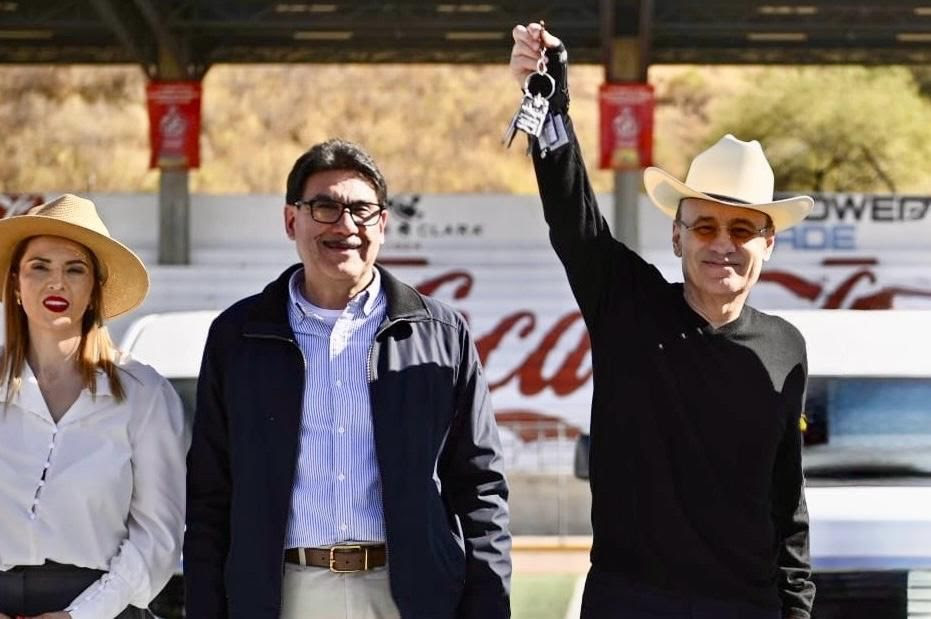 Con 10 nuevas unidades, Durazo mejora la calidad del transporte público en Nogales
