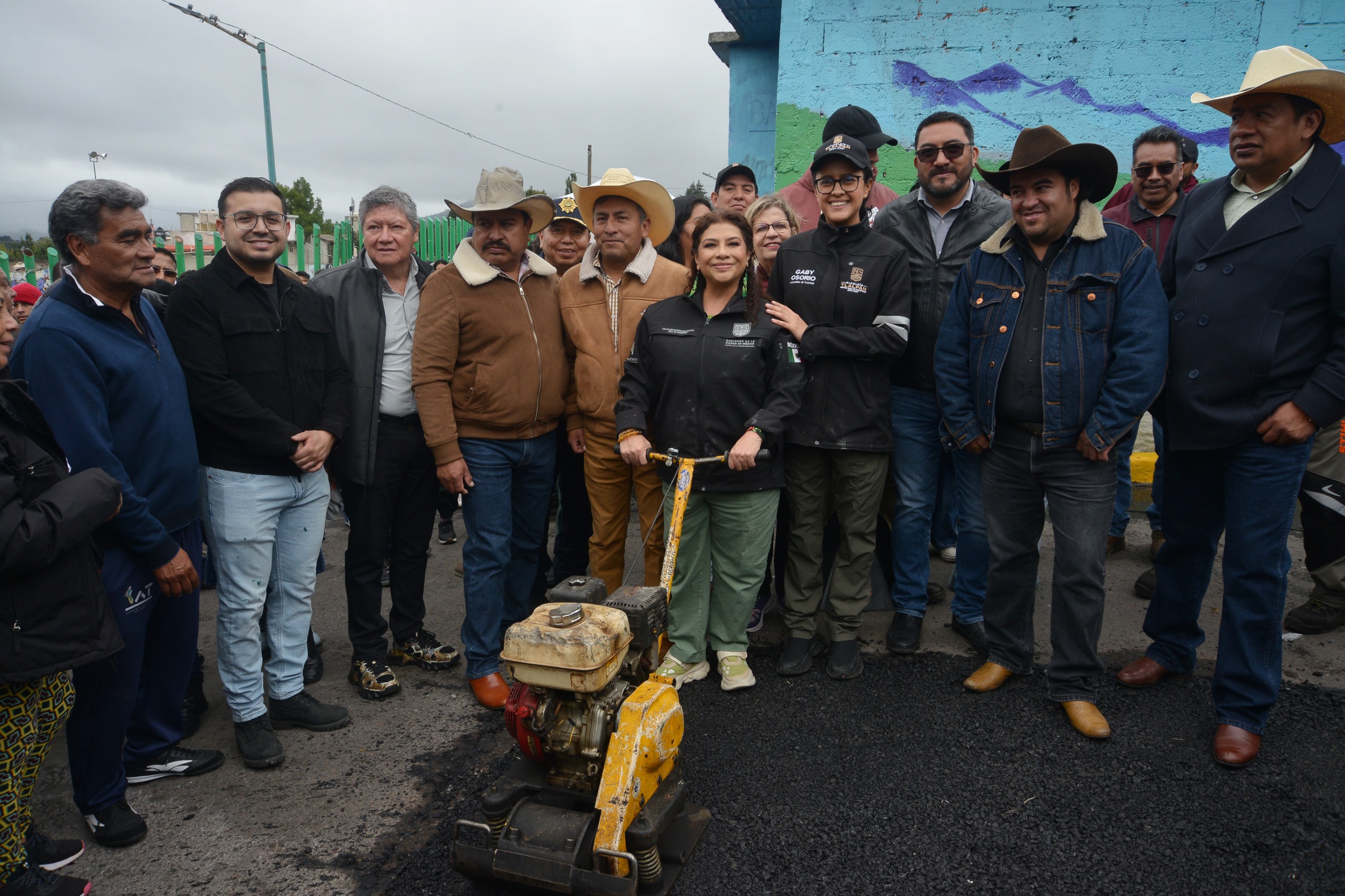 Brugada lleva arte, agua y luz a San Miguel Ajusco con ambicioso programa de mejoras urbanas