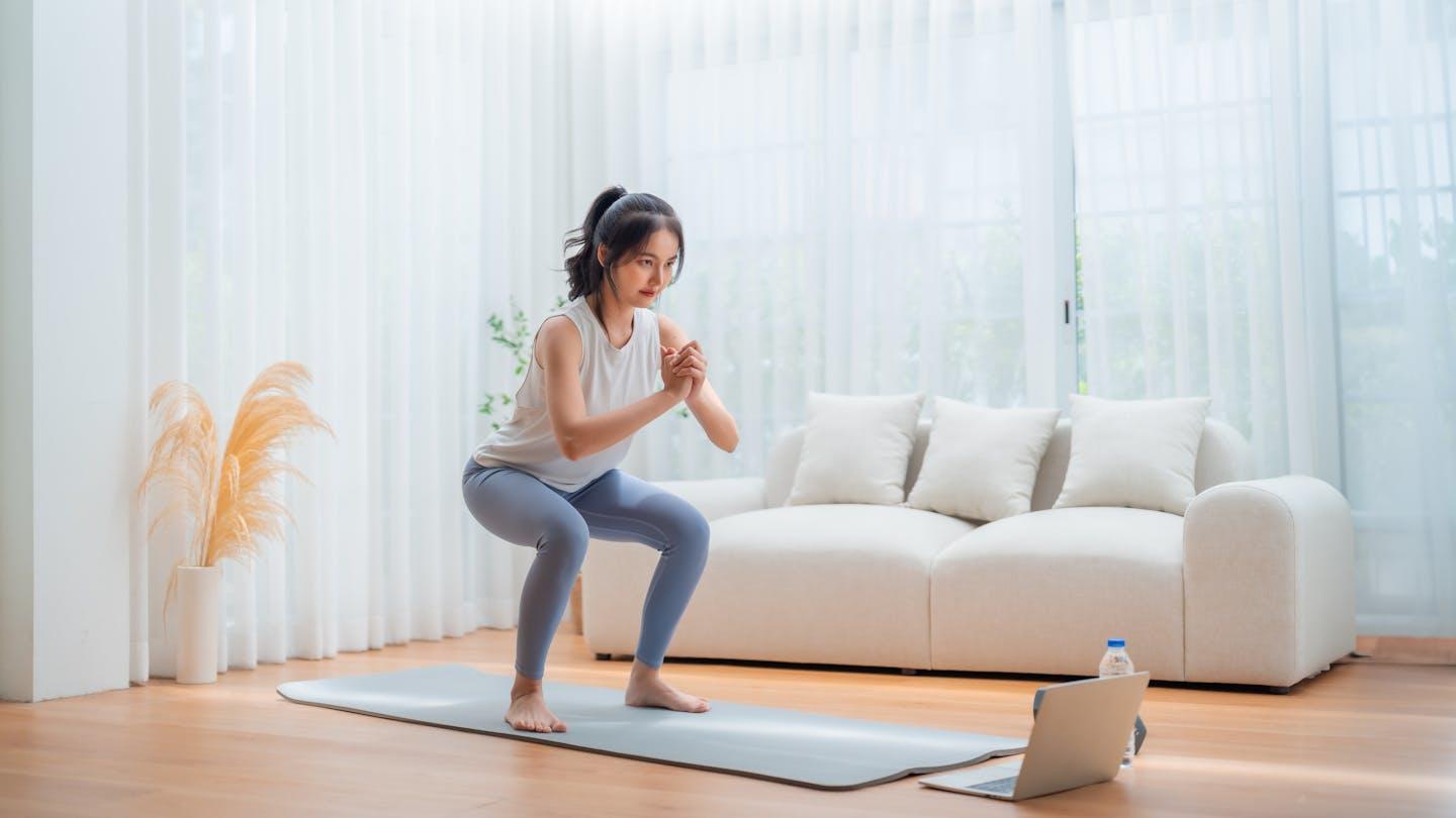 Sentarse mata más de lo que crees: así puedes revertirlo sin ir al gimnasio