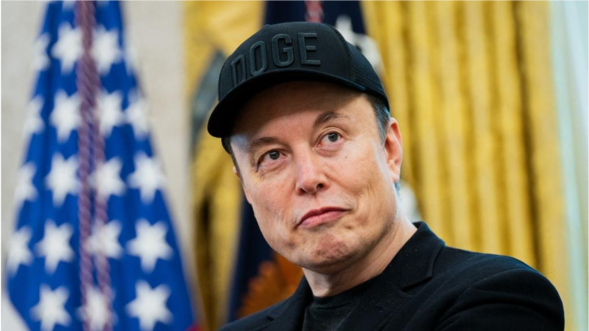 Elon Musk lanza su propio partido y se enfrenta a Trump por autos eléctricos