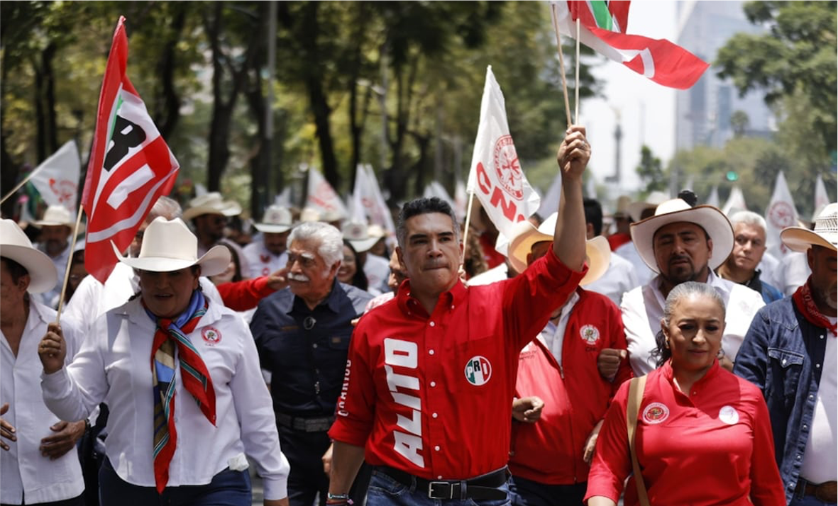 Tras pleito con Noroña, ‘Alito’ Moreno lidera marcha del PRI en Reforma