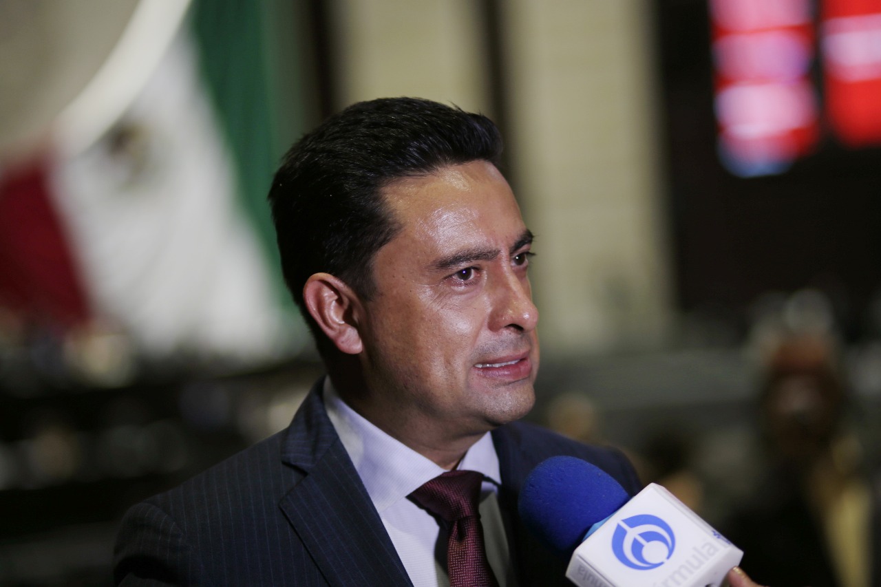 Diputado Villarreal impulsa regulación de cirugías estéticas en menores