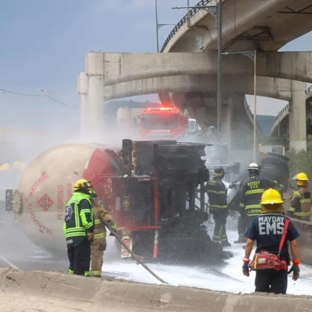 El infierno en el Puente Concordia: la historia de los héroes anónimos que salieron a ayudar
