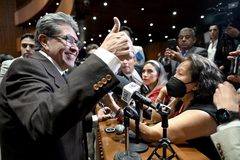 Monreal llama a la calma: “No hay anarquía, hay tolerancia”
